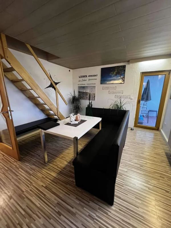 Immobilie in Sulzbach-Rosenberg - 82 m² plus Hobbyraum im Spitzboden - helle 3-Zimmer-Wohnung in Rosenberg mit Balkon und Garage - Bild 2
