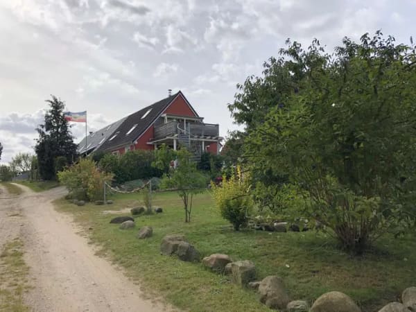Immobilie in Lüdersdorf - ***Doppelhaus Hälfte mit exklusiver Einliegerwohnung+Gartenhäuser-absolute Ruhe***Ortsrandlage - Bild 2