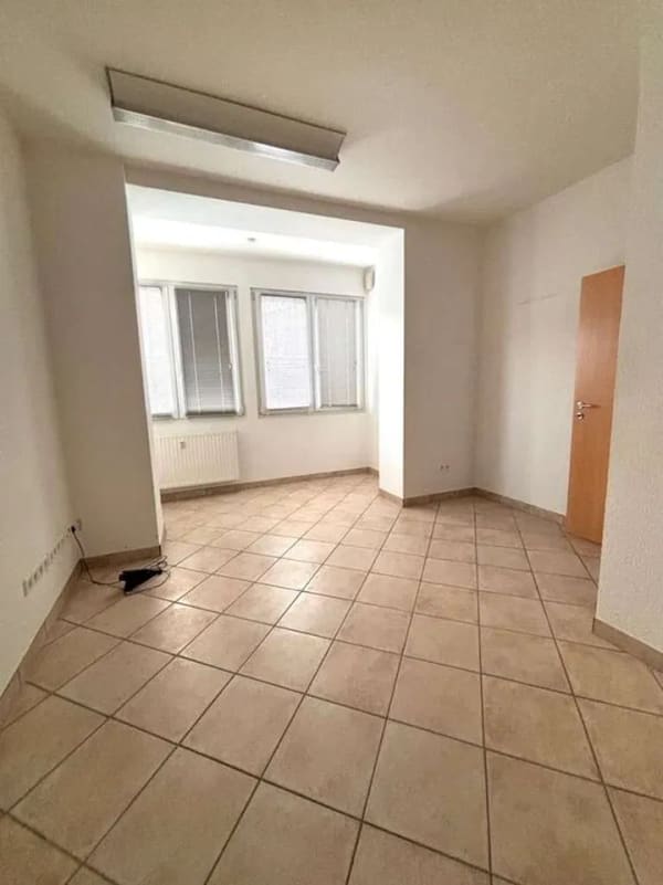 Immobilie in Triberg im Schwarzwald - Praxisräume mit 66 m² – ideal zur Umwandlung in Wohnfläche im EG - Bild 1