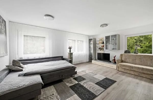 Immobilie in Sulz am Neckar - Handwerker- & Investorentraum: 6-Familienhaus mit sicheren Einnahmen und Ausbau-Chancen - Bild 3