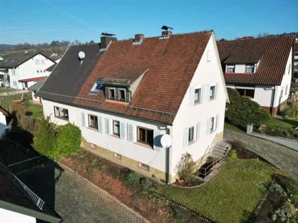 Immobilie in Partenstein - Großzügiges Einfamilienhaus mit vielseitigem Raumangebot und Garten - Bild 0