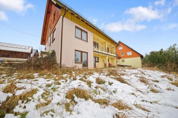 Immobilie in Calw - Ihr neues Projekt: Zwei- bis Dreifamilienhaus mit nebenstehendem Rohbau und riesigem Grundstück! - Bild 1