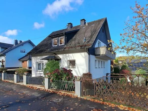 Immobilie in Bad Neuenahr-Ahrweiler - Ein- oder Zweifamilienhaus in ländlicher Lage  - Bild 0