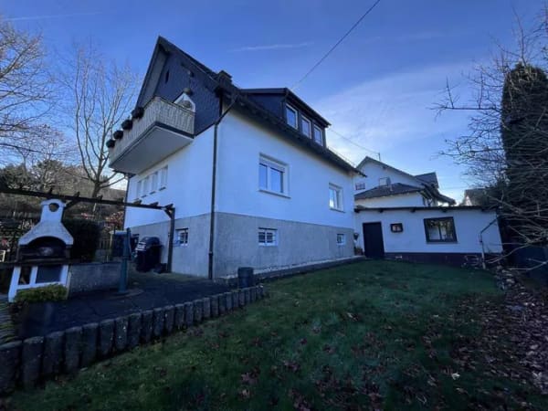 Immobilie in Bad Neuenahr-Ahrweiler - Ein- oder Zweifamilienhaus in ländlicher Lage  - Bild 2