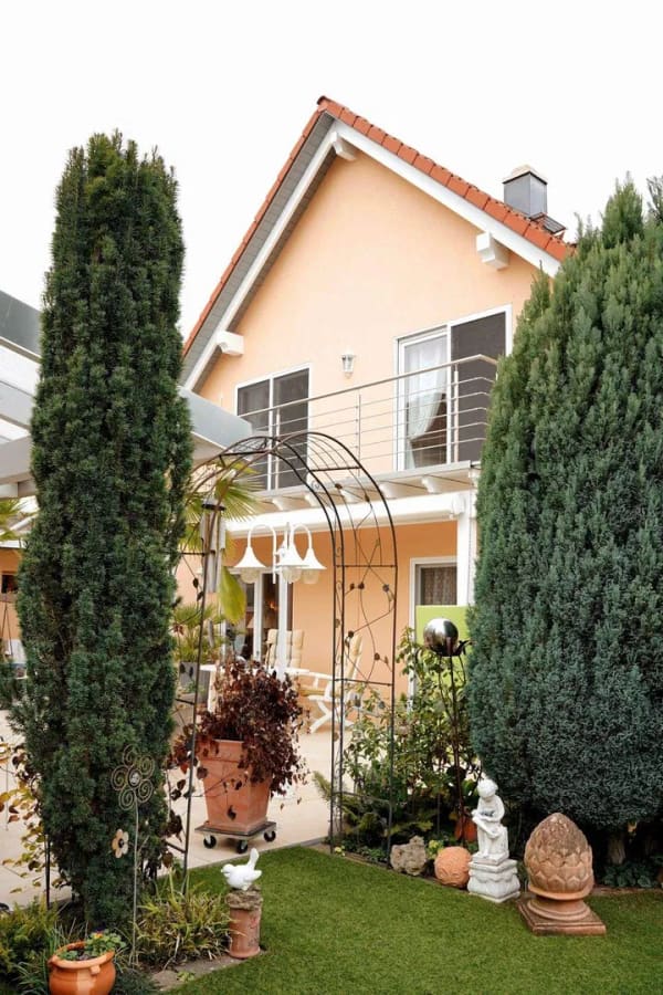 Immobilie in Flörsheim-Dalsheim - Attraktives Einfamilienhaus mit viel Platz und Garten - Bild 1