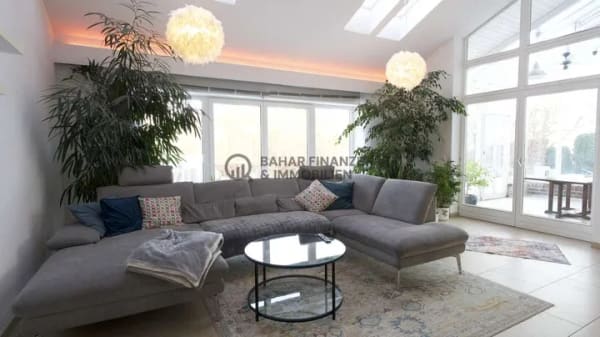 Immobilie in Zangberg - 208m² Familienhaus mit großem Garten & moderner Sanierung – Nähe Mühldorf - Bild 1