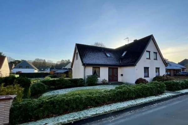 Immobilie in Schiffdorf - Familienhaus mit großem Garten in ruhiger Lage - Bild 0