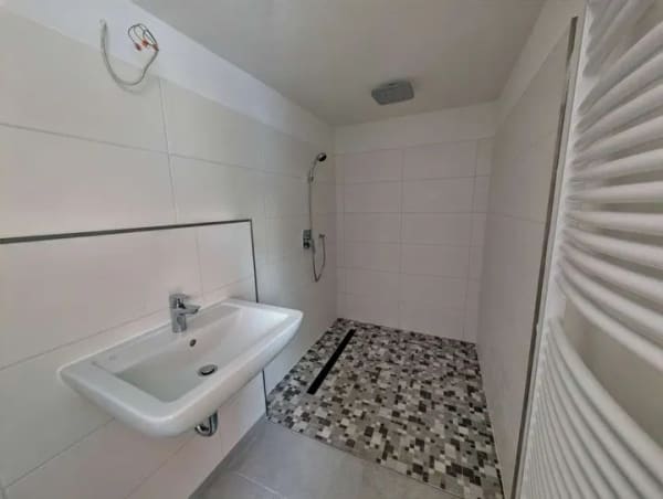 Immobilie in Harzgerode - Modernisiertes Familienhaus mit großzügiger Wohnfläche - Bild 3