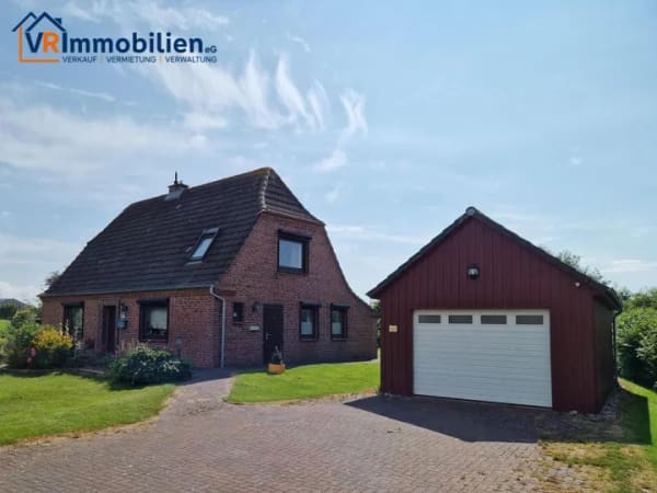 Immobilie in Nordstrand - Schönes Haus mit Dachgeschossstudio und großem Garten in Nordseenähe - Bild 0