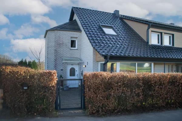 Immobilie in Hückeswagen - wunderschön gelegenes Mehrfamilienhaus mit vielen Nutzungsmöglichkeiten in Hückeswagen/ Schückhausen - Bild 1