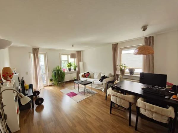 Immobilie in Plochingen - 3-Zi-Whg. mit Südbalkon, TG-Stpl. uvm... - Bild 2