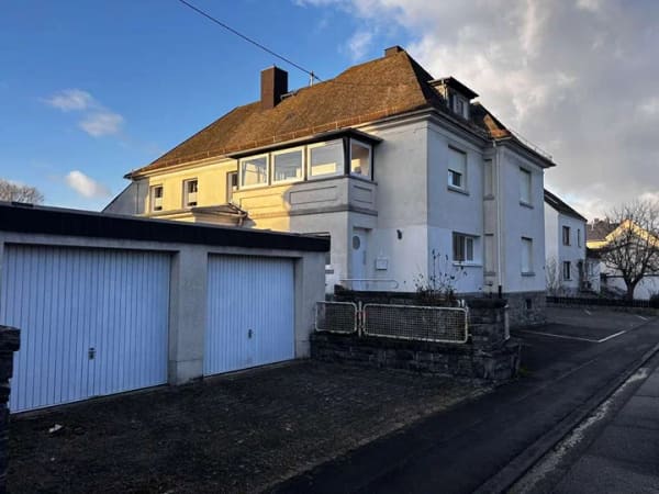 Immobilie in Wirges - Gepflegtes 4 Familienhaus mit 4 Garagen und ausreichend Stellplätzen - Wirges - Bild 1