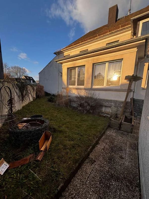 Immobilie in Wirges - Gepflegtes 4 Familienhaus mit 4 Garagen und ausreichend Stellplätzen - Wirges - Bild 2
