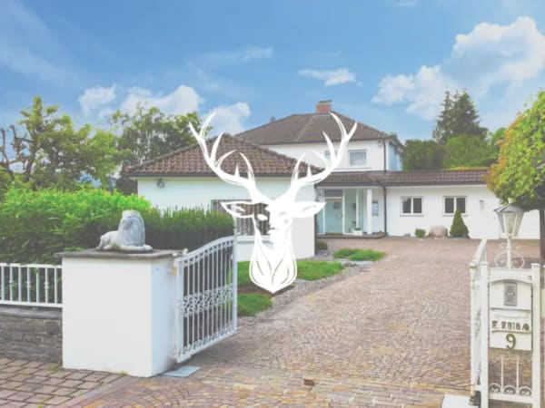 Immobilie in Dogern - Einmalige Villa mit einem unvergleichlichen Rheinblick und Baulandreserve in Dogern zu verkaufen - Bild 0