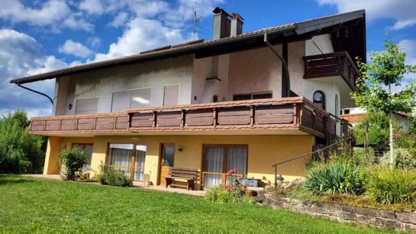 Immobilie in Dornstetten - Wohntraum mit Panorama: Großzügiges Ein- bis Zweifamilienhaus in Dornstetten - Bild 2