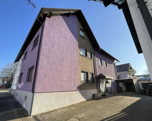 Immobilie in Gaggenau - Vielseitiges Dreifamiliehaus mit kleinem Garten in zentraler Lage - Bild 0
