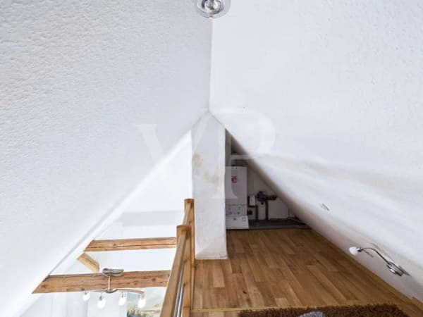 Immobilie in Hagermarsch - Besonderes Dachgeschoss mit Galerie, Altbaucharme & Gestaltungspotenzial in Hagermarsch - Bild 3