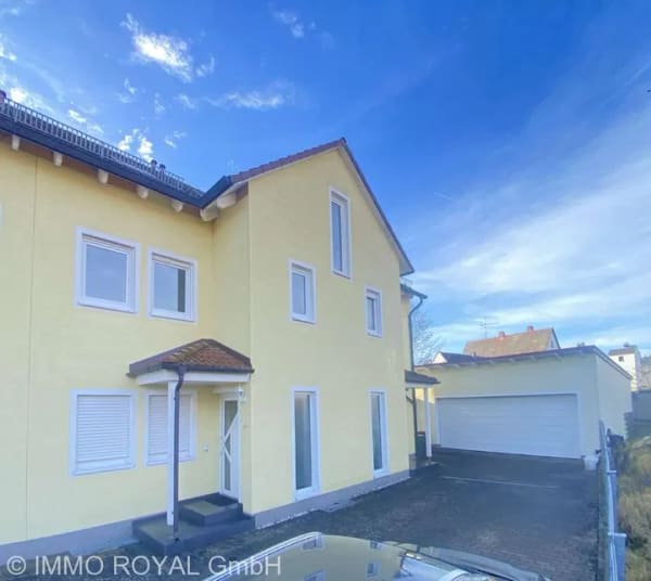 Immobilie in Rednitzhembach - Attraktive 3 Zimmer Wohnung mit 2 Balkonen, PKW-Stellplatz in hochwertigem Zweifamilienhaus in ruhiger Lage bei Schwabach zu verkaufen. - Bild 0