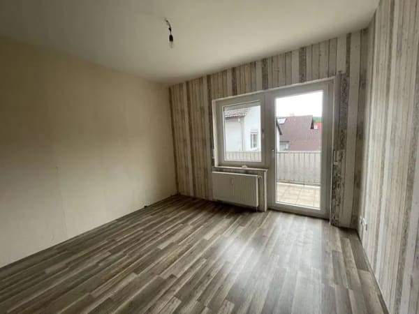Immobilie in Ober-Ramstadt - Wohnen und Arbeiten!
Helle 4-Zimmer-Wohnung mit Ladengeschäft in Nieder-Modau - Bild 3