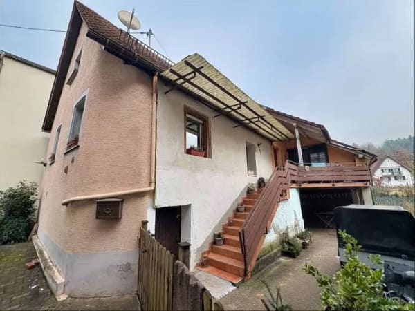 Immobilie in Dernbach (Westerwald) - Gepflegtes großzügiges Wohnhaus  - Bild 1