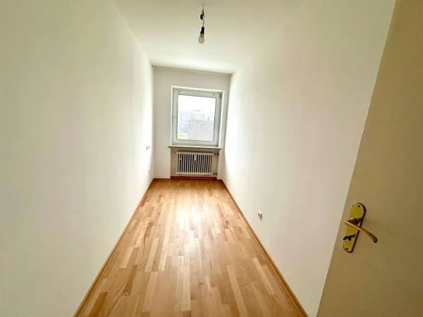 Immobilie in Oberschleißheim - Sofort einziehen: Helle 2,5-Zimmer-Wohnung mit Balkon & Keller in Oberschleißheim - Bild 4