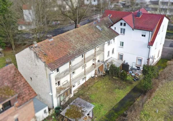 Immobilie in Bad Soden-Salmünster - Wilhelm Immobilien. Dreifamilienhaus plus Neubaupotenzial in der Nähe des Kurzentrums von Bad Soden - Bild 2