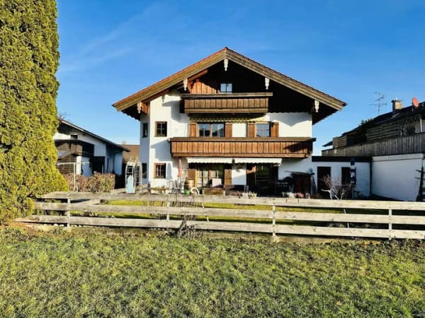 Immobilie in Brannenburg - Ideal fürs Kapital - Gepflegtes Mehrfamilienhaus mit 5 Wohneinheiten - Bild 0