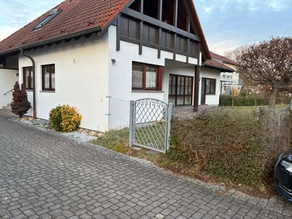 Immobilie in Bönnigheim - Geräumiges Zweifamilien-Haus in Bönnigheim - Bild 1