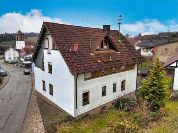 Immobilie in Schönbrunn - Großzügiges Zweifamilienhaus mit großer Scheune in Schwanheim  - Bild 2