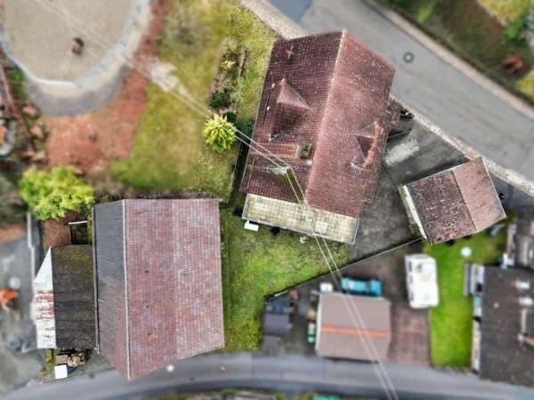 Immobilie in Schönbrunn - Großzügiges Zweifamilienhaus mit großer Scheune in Schwanheim  - Bild 3
