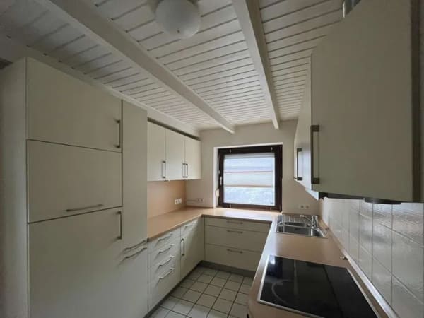 Immobilie in Schloß Holte-Stukenbrock - Attraktive Doppelhaushälfte in ruhiger Wohnstraße mit Carport - Bild 1