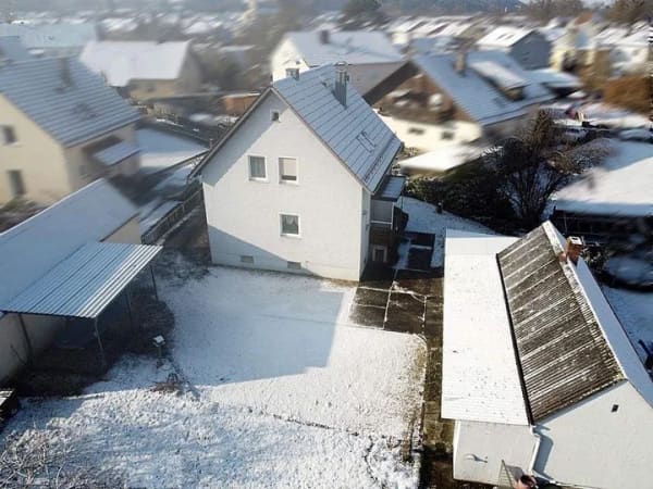 Immobilie in Teublitz - Älteres, gepflegtes Einfamilienhaus mit großem Garten in ruhiger Sackgassenlage in Teublitz - Bild 0