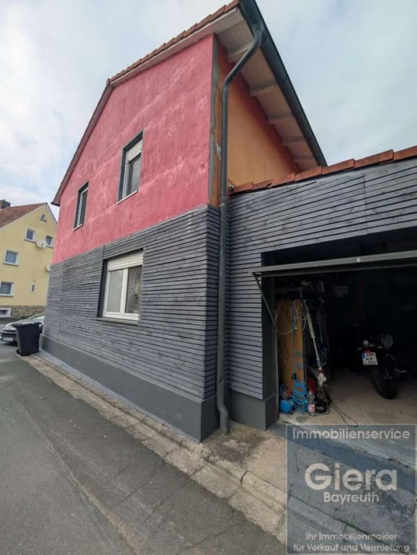 Immobilie in Stadtsteinach - Großes Einfamilienhaus in ruhiger Dorfgemeinschaft - Bild 1