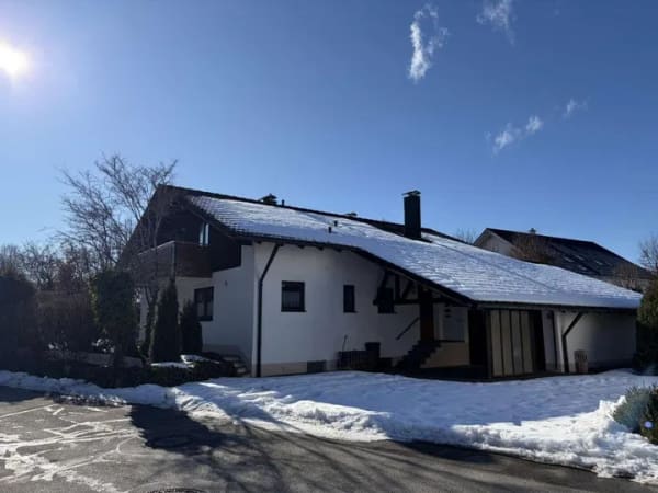 Immobilie in Obergünzburg - Einfamilenhaus mit Herz - bereit, mit neuem Leben gefüllt zu werden! - Bild 0