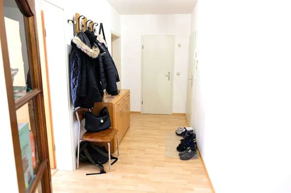 Immobilie in Bebra - Geräumige Wohnung 1. OG mit 4 ZKB in beliebter Lage von Bebra ! - Bild 2