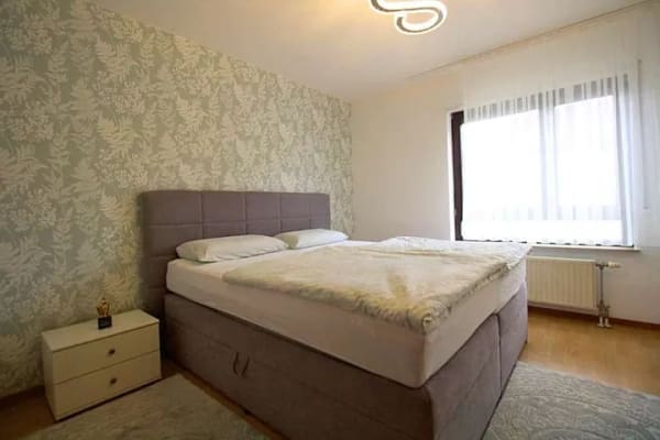 Immobilie in Hockenheim - RESERVIERT ! Charmante 3-Zimmer-Wohnung mit Terrasse und 2 Stellplätzen in Hockenheim! - Bild 0