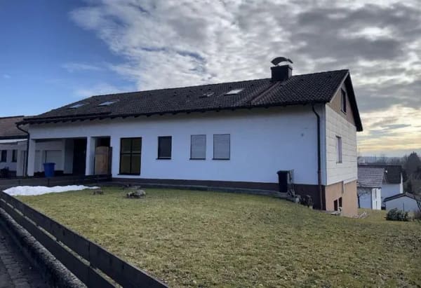 Immobilie in Eggenfelden - Zuhause mit Herz: Ihr neues Mehrgenerationenhaus  in Eggenfelden wartet auf Sie ! - Bild 2