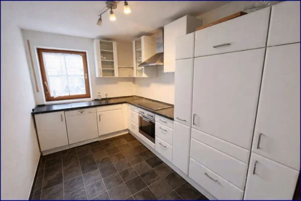 Immobilie in Pfaffenhofen an der Ilm - Gepflegte 3-Zimmer-Wohnung mit Balkon und Stellplatz im Herzen von Pfaffenhofen - Bild 2