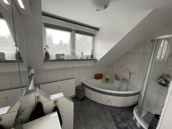 Immobilie in Schwabmünchen - Massionette Wohnung mit separatem Wohnraum im DG, Wohnanlage im gepflegtem Zustand - Bild 1