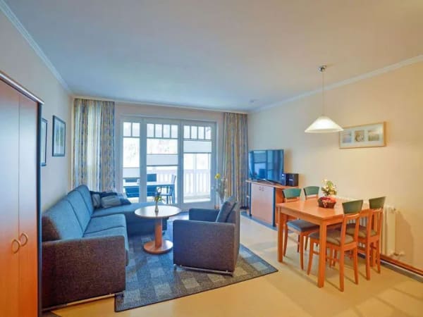 Immobilie in Binz - Komfort Apartment mit großzügigem Balkon am Parkrand zur Meerseite 
 - Bild 0