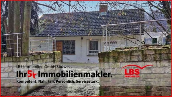 Immobilie in Maikammer - Herrlich: Einfamilienhaus in Luftkurort mit weitem Blick auf Weindorf und Weinberge - Bild 1