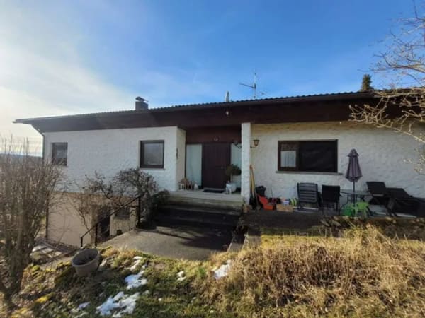 Immobilie in Lichtenstein - Das Wohnrefugium für Naturliebhaber! Landhaus mit ELW - Bild 1