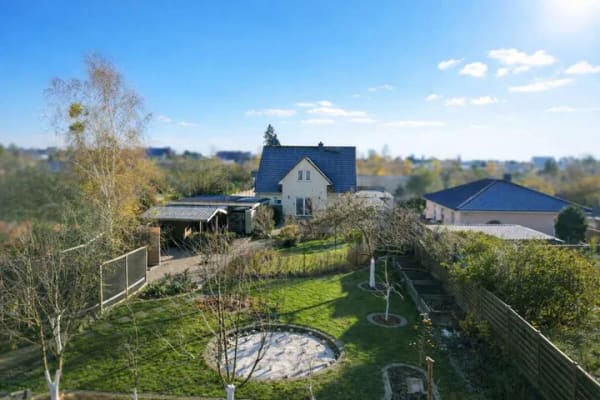 Immobilie in Oebisfelde-Weferlingen - Stilvolles Einfamilienhaus mit großzügigem Garten &
moderner Wärmepumpe - Bild 2