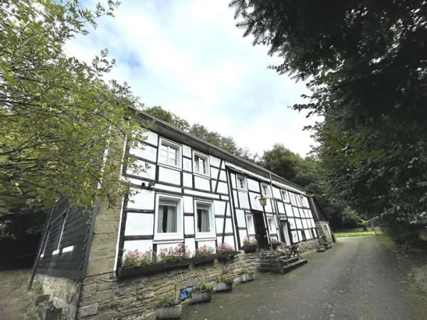 Immobilie in Sprockhövel - Wohnen mit Geschichte – Denkmalgeschütztes Zweifamilienhaus in Niedersprockhövel - Bild 0
