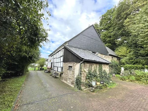 Immobilie in Sprockhövel - Wohnen mit Geschichte – Denkmalgeschütztes Zweifamilienhaus in Niedersprockhövel - Bild 1