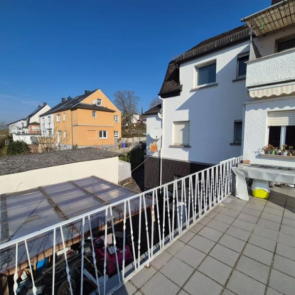 Immobilie in Brechen - EFH mit ELW, Dachterrasse, unverbaubarem Fernblick, gr.Garage - Bild 3