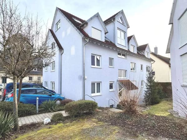 Immobilie in Wolfschlugen - SOFORT EINZIEHEN, MIT WÄRMEPUMPE & NEUWERTIGEM BAD : Junge 4-Zimmer-WHG in TOP Zustand! - Bild 0