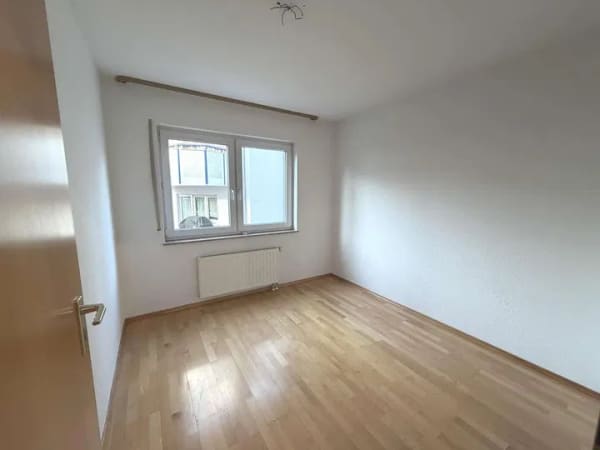 Immobilie in Wolfschlugen - SOFORT EINZIEHEN, MIT WÄRMEPUMPE & NEUWERTIGEM BAD : Junge 4-Zimmer-WHG in TOP Zustand! - Bild 4