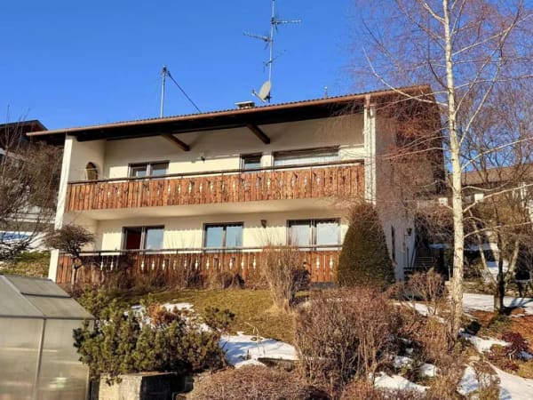 Immobilie in Saulgrub - Unverbaubarer Bergblick mit Vermietungsmöglichkeit zentral in Saulgrub! - Bild 1