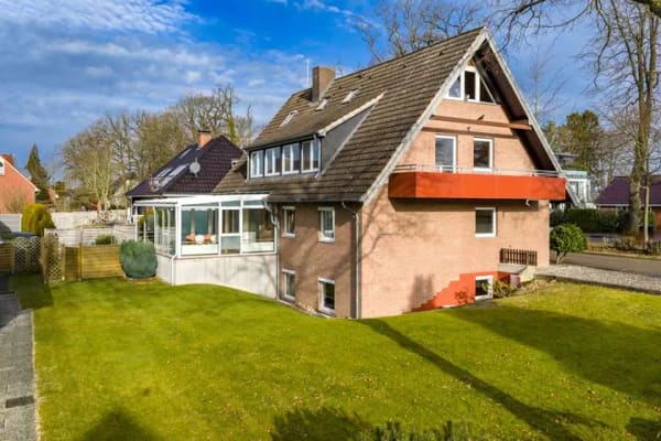 Immobilie in Scharbeutz - Wohnen, wo die Ostsee am schönsten ist - Ein Haus voller Möglichkeiten
mit 5 Wohnungen in Scharbeut - Bild 1